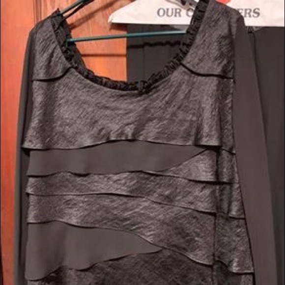 2 Piece Elegant Sheer Sleeve Beaded Pant Suit - Picture 3 of 3